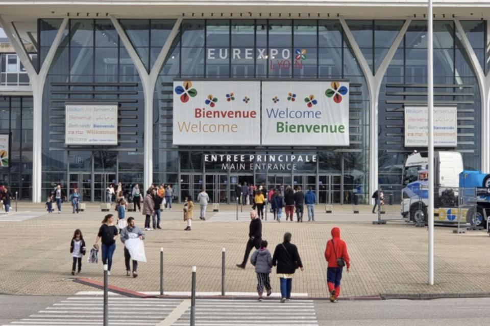 Studio Arena - Groupama Stadium Lyon Мейзьє Екстер'єр фото